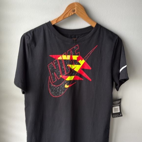 NWT Nike 3 Brand Youth Black Tee - Picture 2 of 6